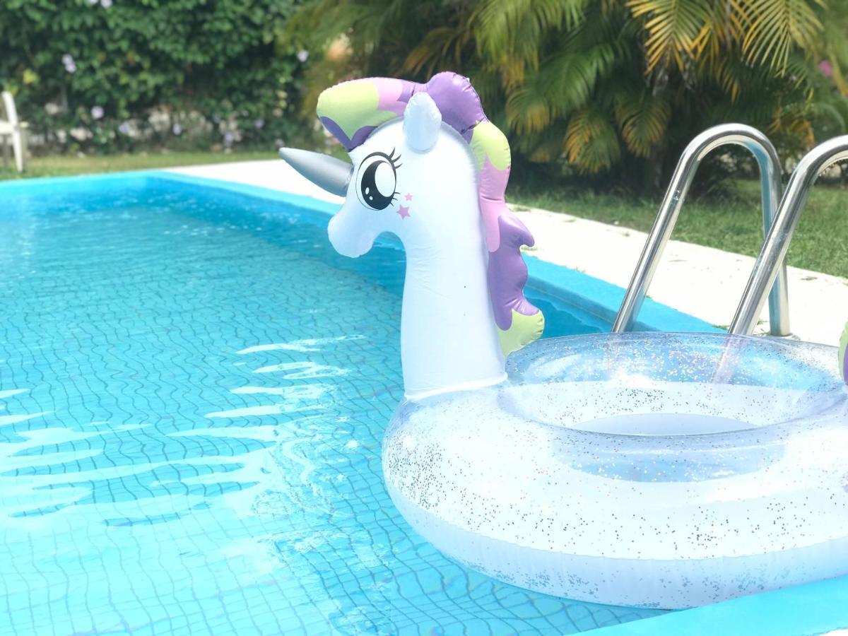 Melaka Afamosa Resort D'Amour Comfortable And Healing With Theater Projector Private Villa With Garden View Swimming Pool Seasonal Christmas Theme Zewnętrze zdjęcie